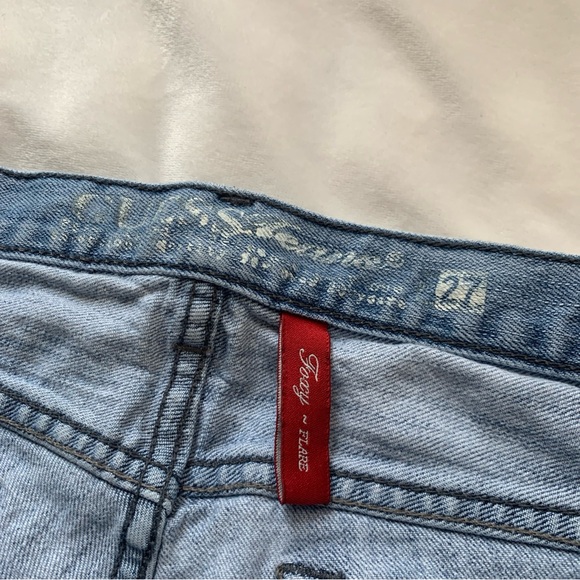 Guess Jeans Foxy-Flare Cut Stretch Jeans SZ-27 - Picture 6 of 13